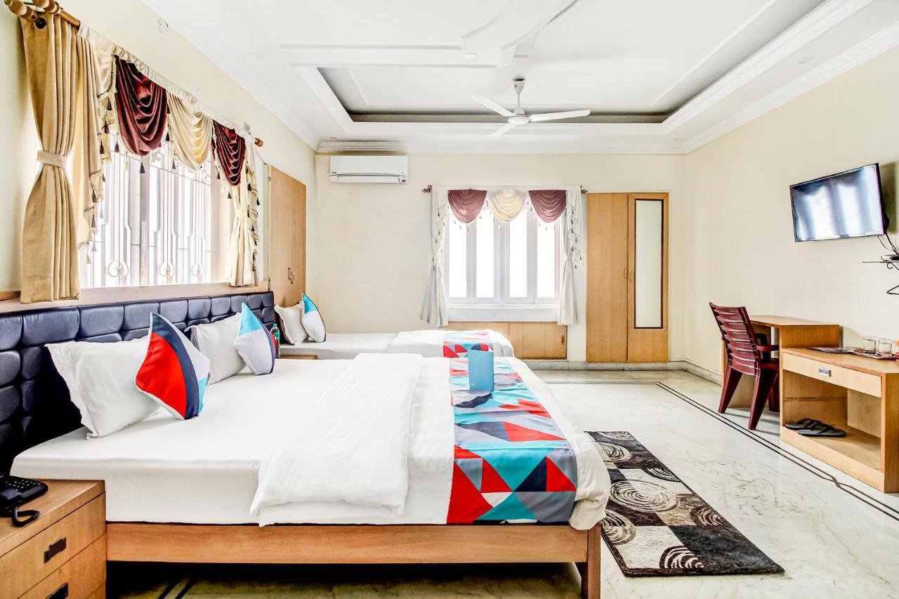 Hotel Fabexpress Residency